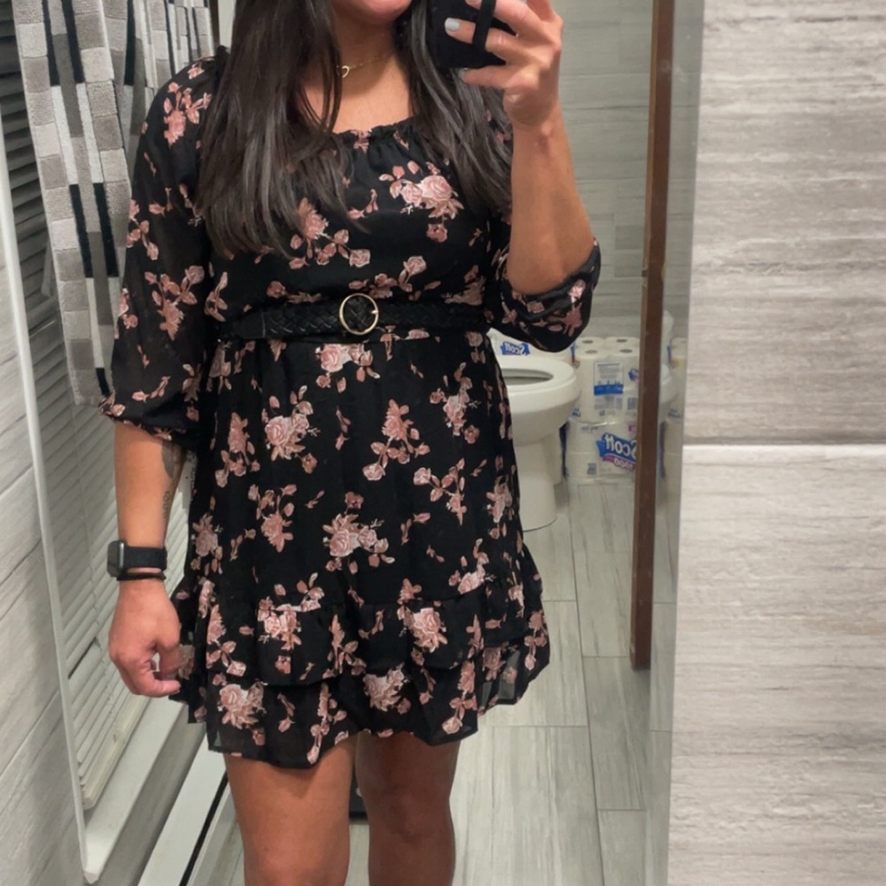 Black floral dress with belt - Medium